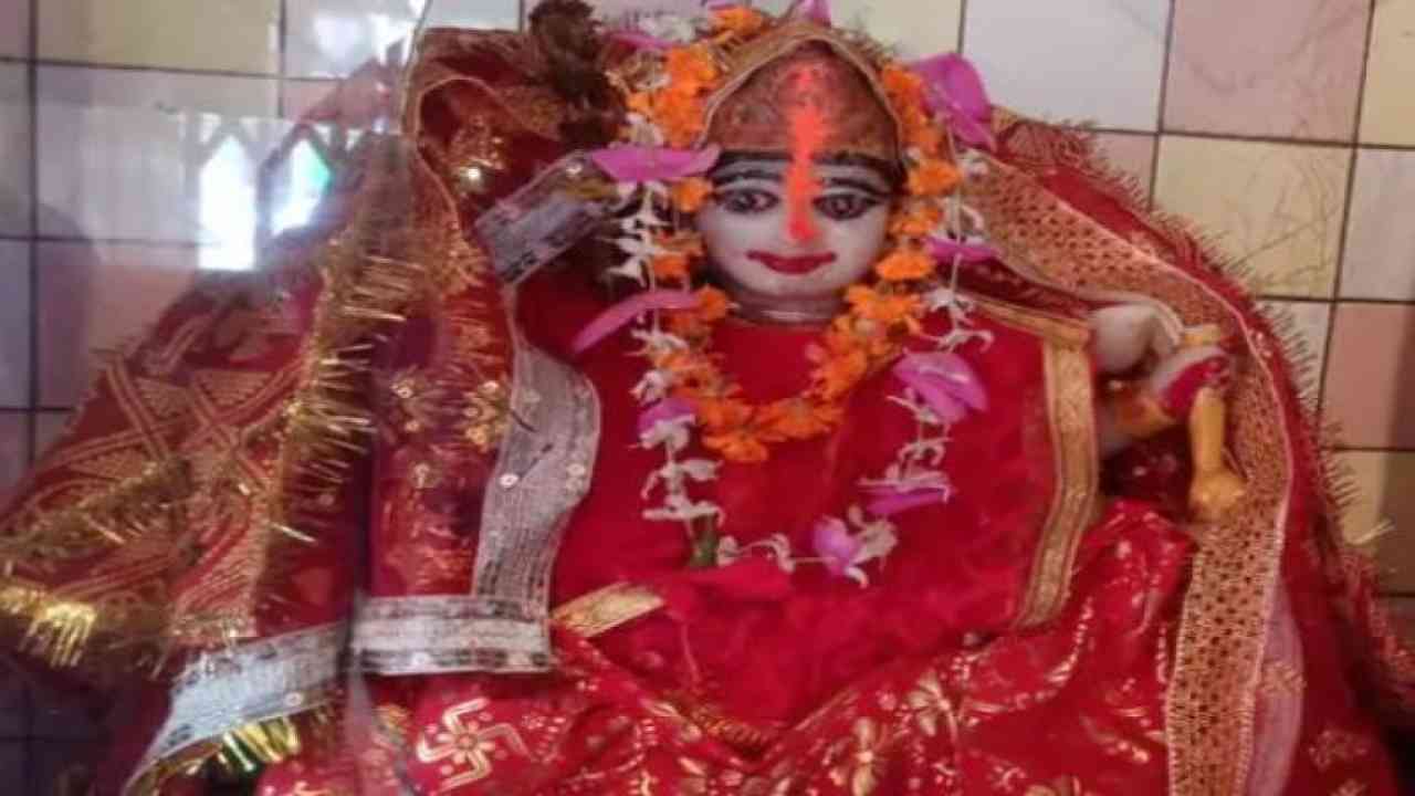 सासाराम में दुर्गा मंदिर में मूर्ति से सोने की आंखें चोरी, चोरों ने मूर्ति को भी किया खंडित