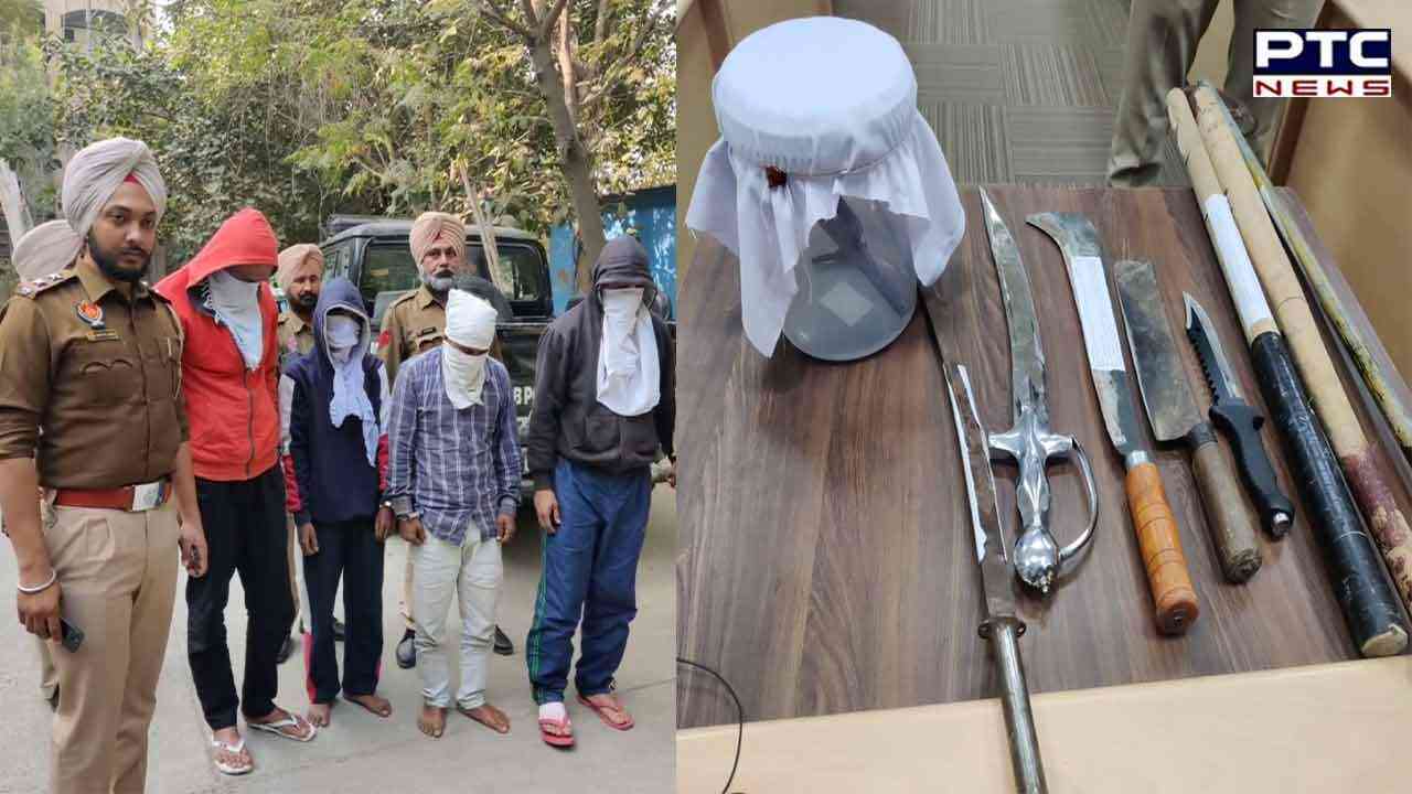 ਲੁੱਟਖੋਹ ਦੀਆਂ ਵਾਰਦਾਤਾਂ ਨੂੰ ਅੰਜਾਮ ਦੇਣ ਵਾਲੇ 7 ਲੁਟੇਰੇ ਹਥਿਆਰ ਸਣੇ ਪੁਲਿਸ ਅੜਿੱਕੇ