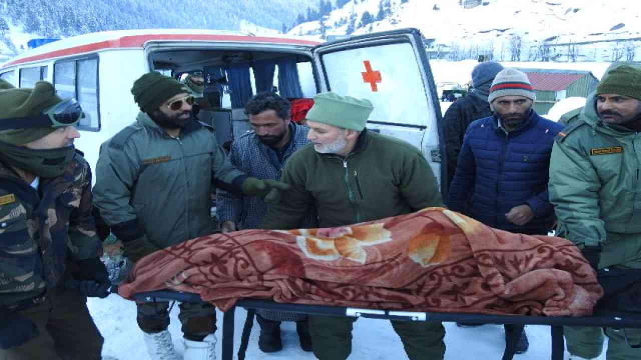 J-K: Indian Army airlifts pregnant woman from snow-bound Kupwara
