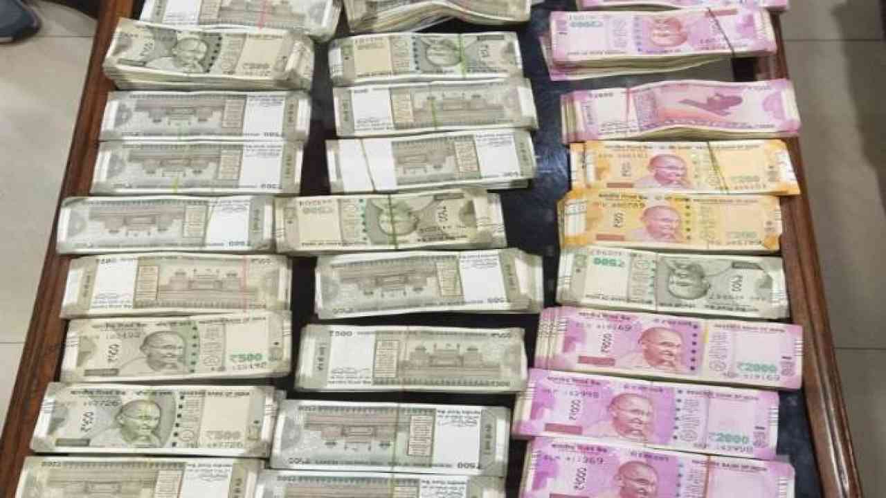 FCI Scam Case: देशभर में 50 से अधिक ठिकानों पर CBI की छापेमारी, 60 लाख कैश बरामद...DGM गिरफ्तार