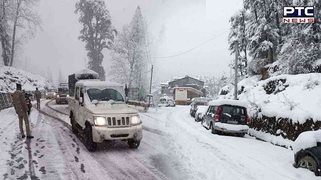 ਹਿਮਾਚਲ 'ਚ ਬਰਫਬਾਰੀ ਕਾਰਨ ਜਨਜੀਵਨ ਪ੍ਰਭਾਵਿਤ, ਕਈ ਸੜਕਾਂ ਬੰਦ