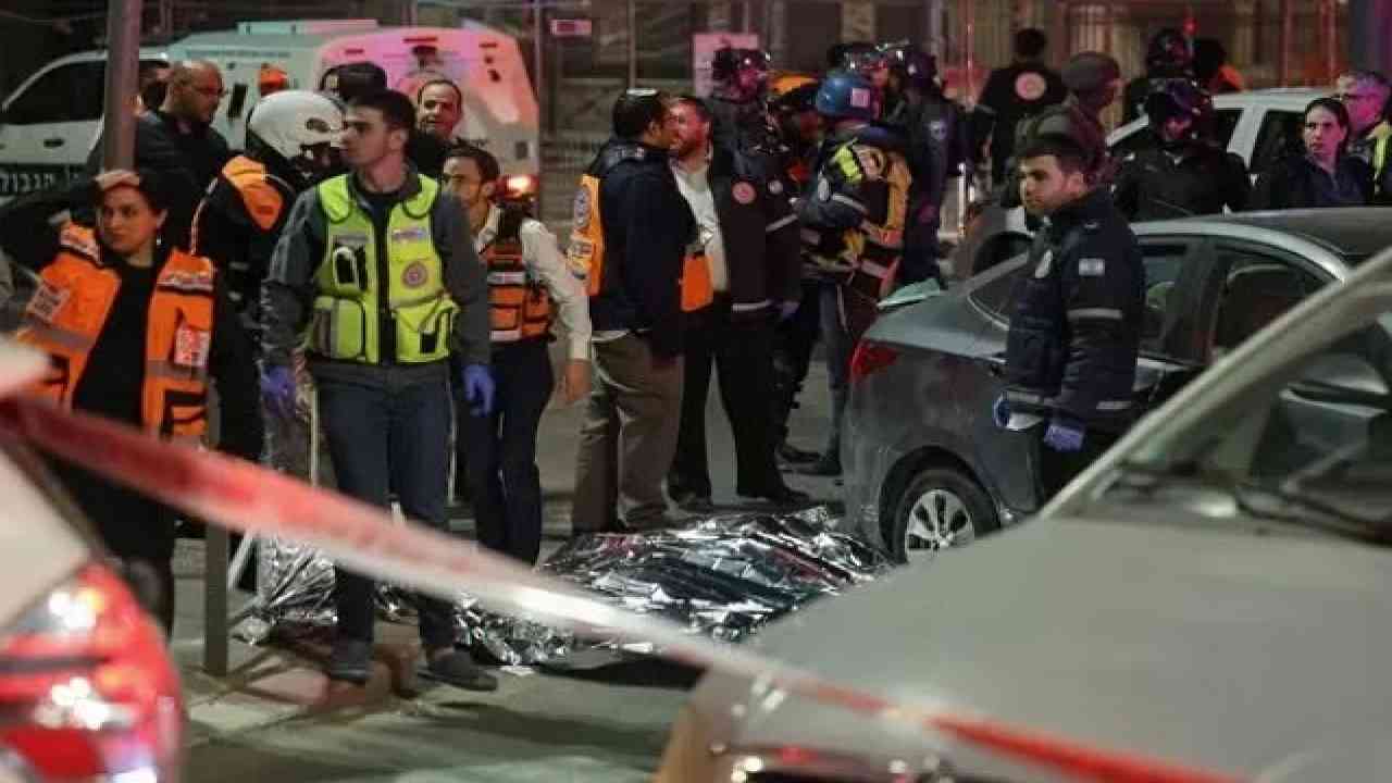 Jerusalem: At least 8 killed, 10 injured in synagogue terror attack