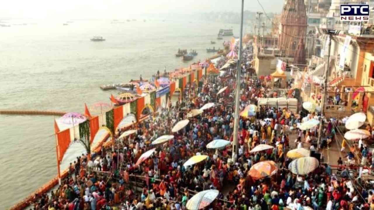 Makar Sankranti 2023: Devotees take holy dip in river Ganga in Varanasi