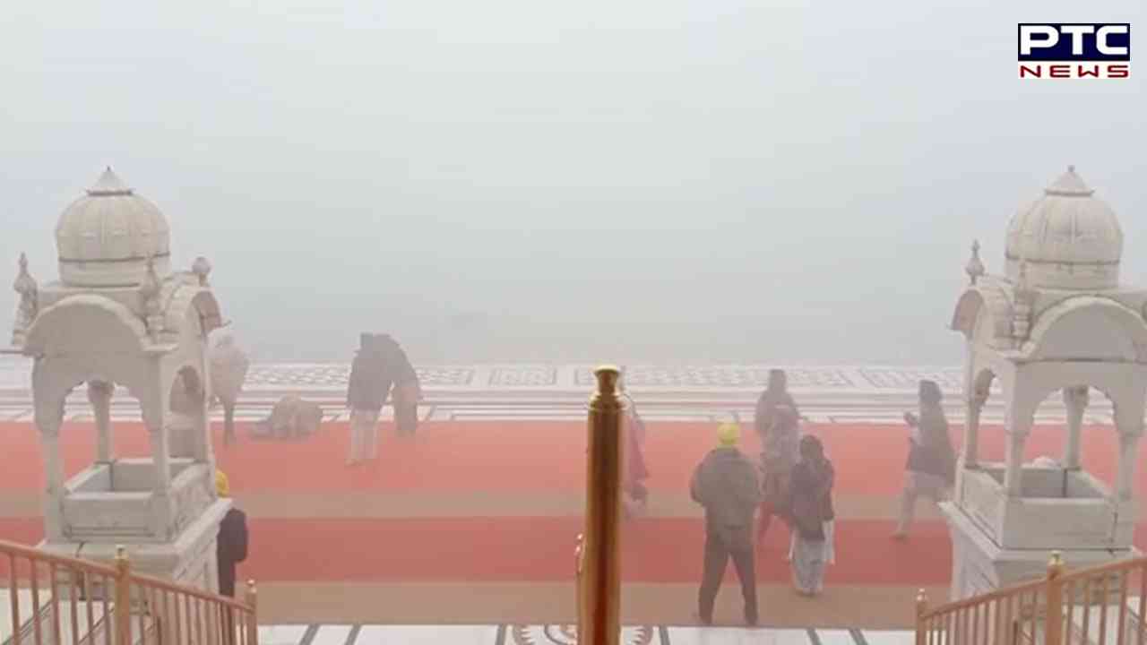 ਧੁੰਦ ਦੀ ਸੰਘਣੀ ਚਾਦਰ ਵਿਚਕਾਰ ਘਿਰੇ ਸ੍ਰੀ ਦਰਬਾਰ ਸਾਹਿਬ ਕੰਪਲੈਕਸ ਦਾ ਅਦੁੱਤੀ ਨਜ਼ਾਰਾ