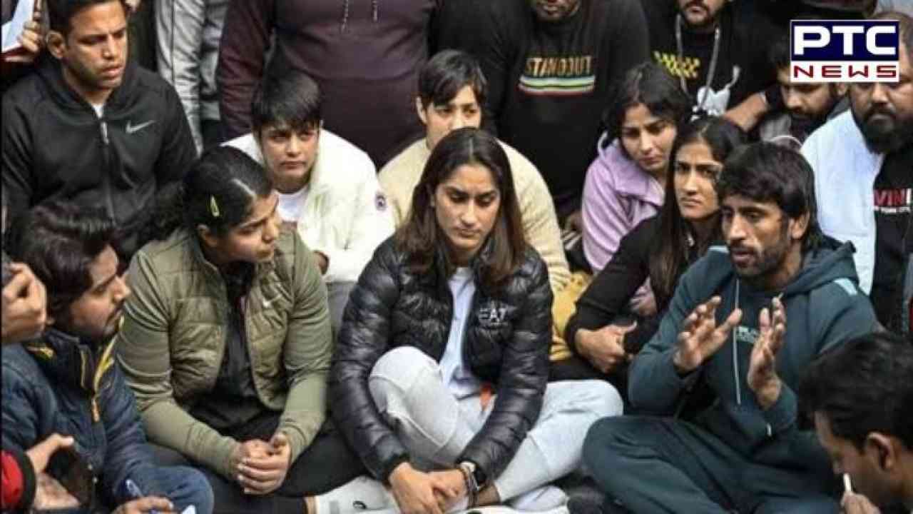 Protest against WFI: Vinesh Phogat accuses wrestling federation president of sexually harassing girls