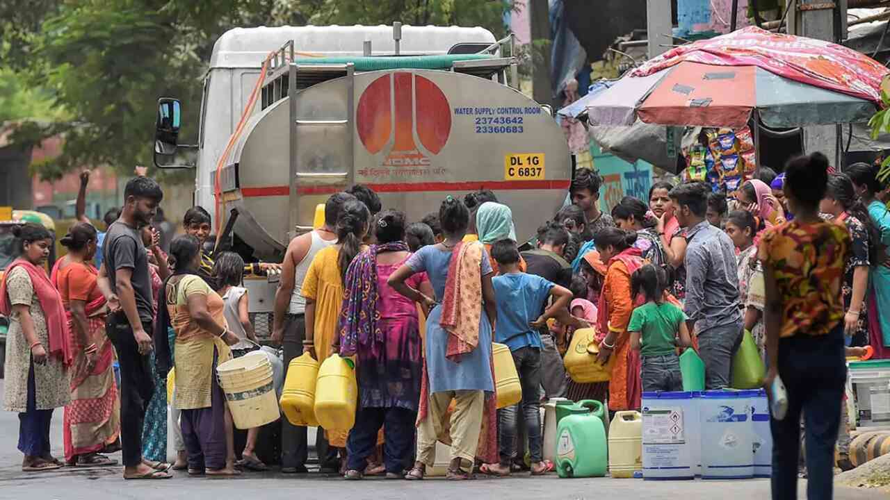 हरियाणा में अवैध रेत खनन के कारण दिल्ली में भारी जल संकट