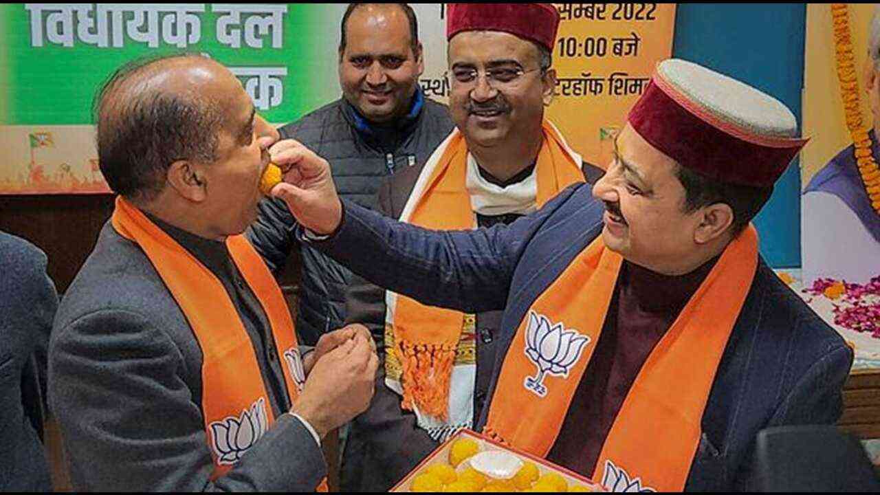 त्रिपुरा और नगालैंड में जीत पर शिमला में जश्न, माल रोड पर बांटे गए लड्डू