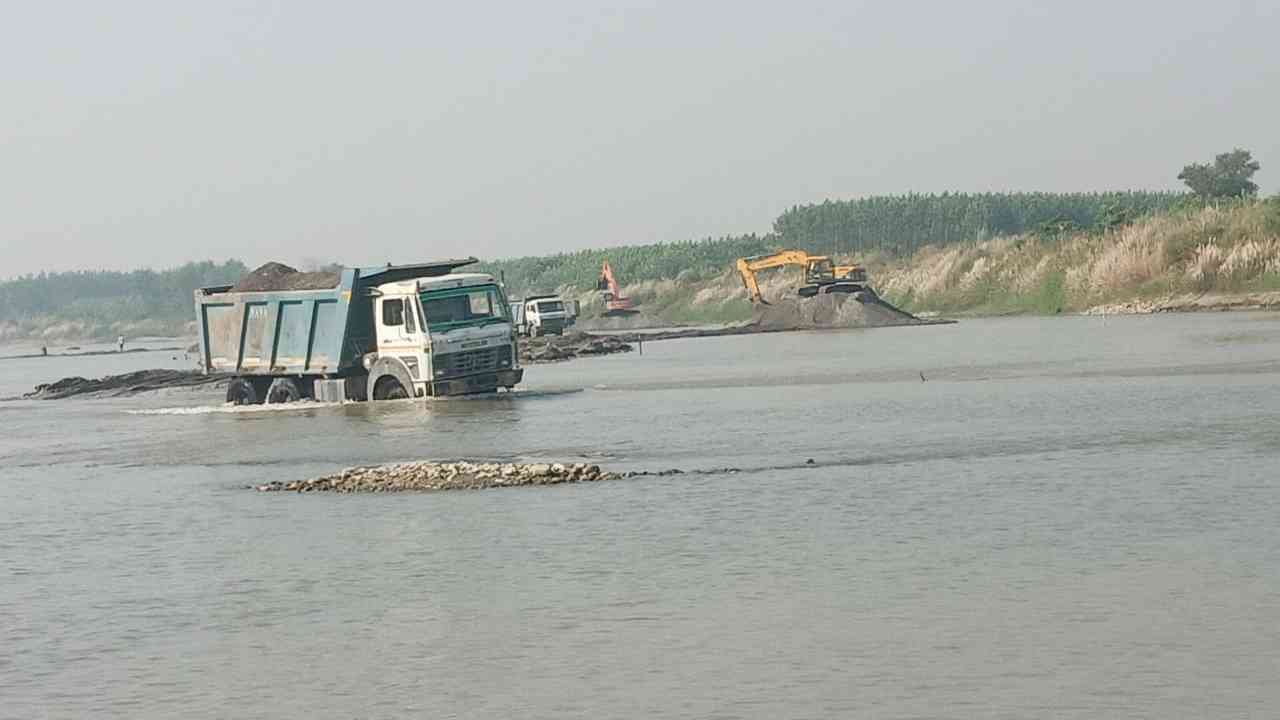 पानीपत में रेत माफिया ने किया पुलिस पर हमला, बाल-बाल बचे थानाध्यक्ष