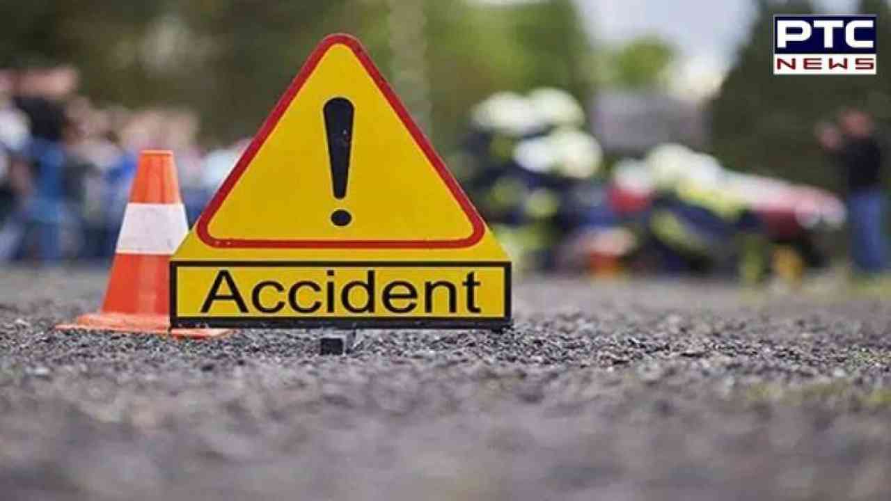 Truck hits Activa: ਟਰੱਕ ਚਾਲਕ ਦੋ ਐਕਟਿਵਾ ਸਵਾਰ ਲੜਕੀਆਂ ਨੂੰ ਟੱਕਰ ਮਾਰ ਹੋਇਆ ਫਰਾਰ, ਲੜਕੀਆਂ ਦੀ ਹਾਲਤ ਗੰਭੀਰ