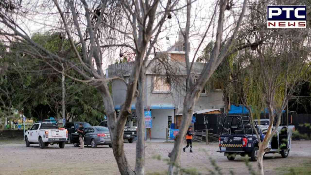 Gunmen storm Mexican resort, child among 7 killed