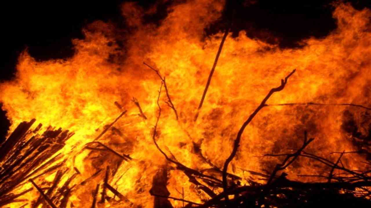 हमीरपुर में 2 कमरों के कच्चे स्लेट पोश मकान में लगी आग, सरकारी टीचर जला जिंदा