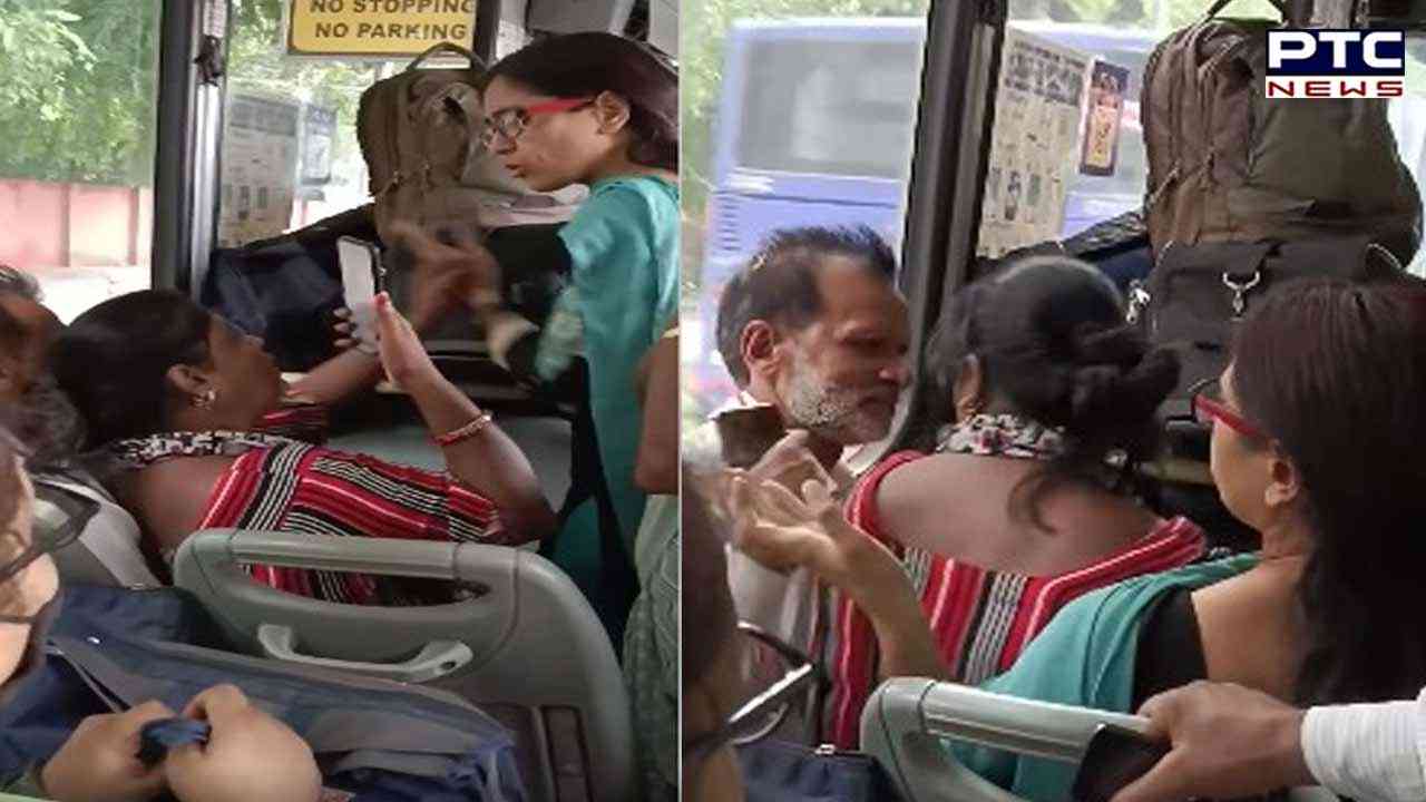 ਬੱਸ ਦੀ ਸੀਟ ਨੂੰ ਲੈ ਕੇ ਦੋ ਔਰਤਾਂ ਵਿਚਾਲੇ ਹੋਈ ਜ਼ਬਰਦਸਤ ਲੜਾਈ, ਦੇਖੋ ਵਾਇਰਲ ਵੀਡੀਓ
