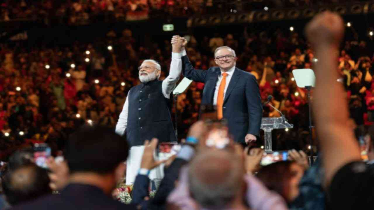 PM मोदी का ऑस्ट्रेलिया दौरा: मोदी-मोदी के नारों से गूंजा सिडनी का स्टेडियम, पीएम ने गिनवाईं भारत की उपलब्धियां
