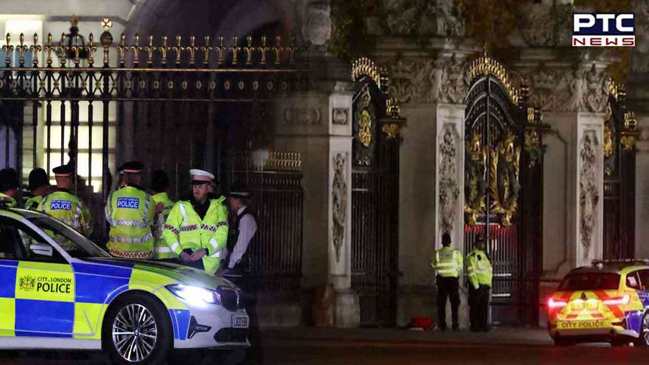 Man arrested outside Buckingham Palace for throwing suspected shotgun cartridges ahead of King's Coronation