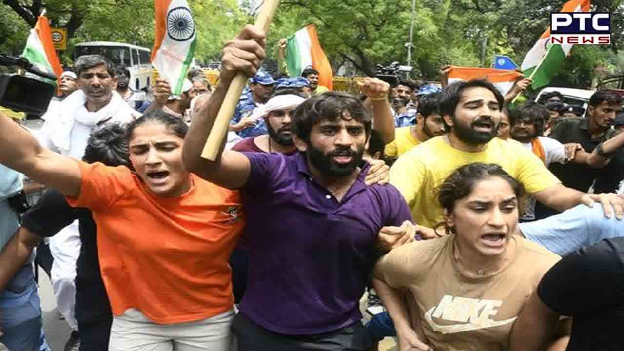 Clash between wrestlers and cops during protest at New Parliament Building