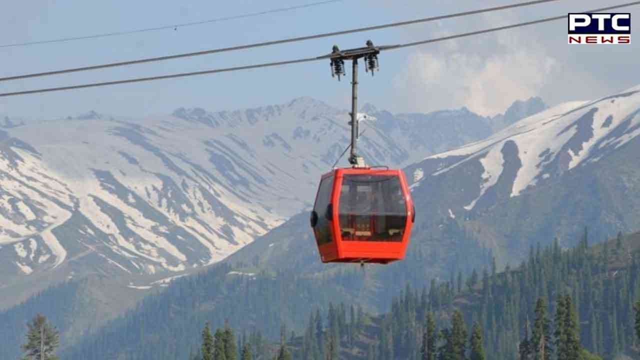 Tourists stranded mid-air after technical snag halts Gulmarg Gondola service in Kashmir