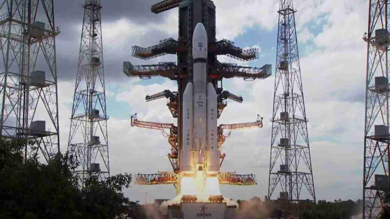 ISRO Chandrayaan-3 mission: चंद्रयान-3 हुआ लॉन्च,  LVM-3 ने भरी उड़ान