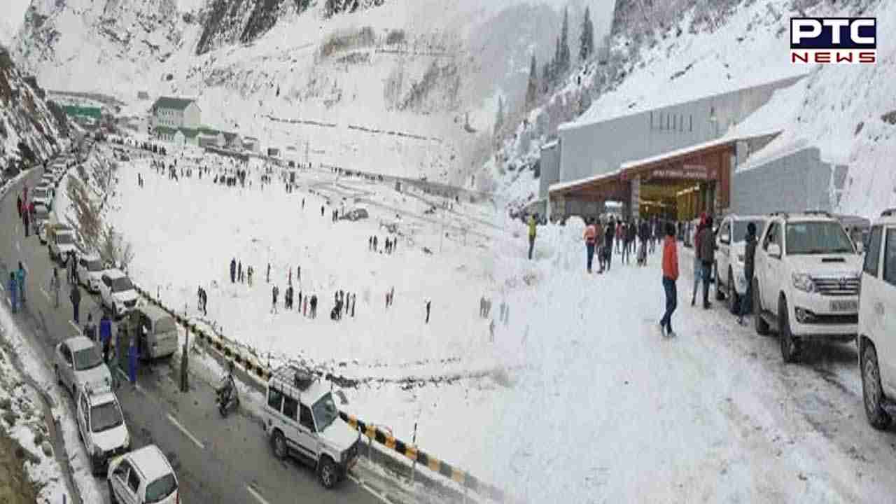 Stranded in snow: 300 tourists, including foreigners, await rescue in Himachal's Spiti valley