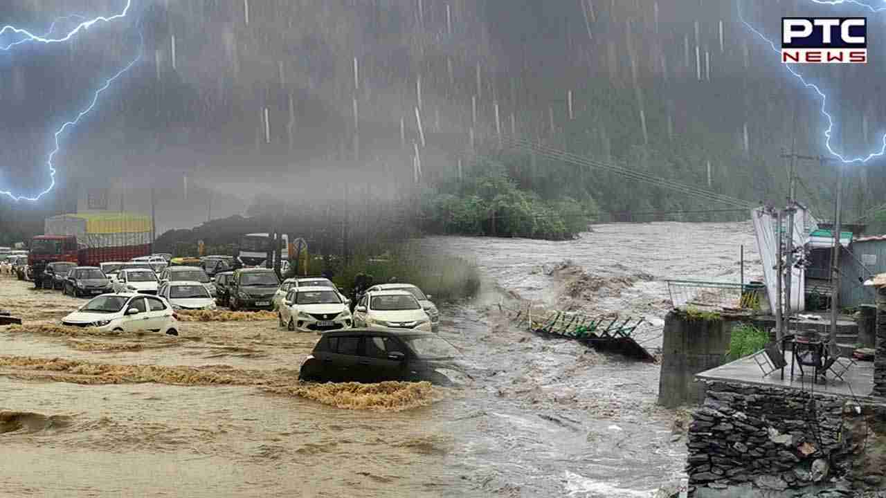 भारी बारिश से चंबा में जनजीवन हुआ अस्त व्यस्त, मुख्य मार्ग बंद होने से कटा 55 पंचायतों का संपर्क