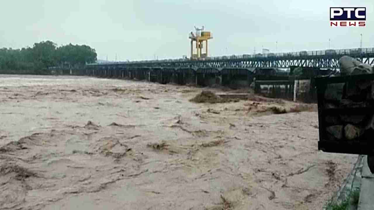 Flood threat in Punjab's Gurdaspur as 2.60 lakh cusecs water released into Ujh River