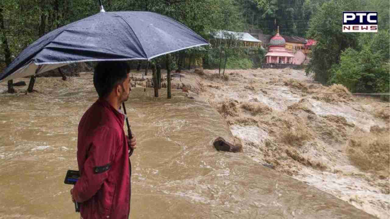 Himachal Weather : हिमाचल में भारी बारिश का कहर, पहाड़ी से गिर रही चट्टानें, शिमला किन्नौर हाईवे ब्लॉक