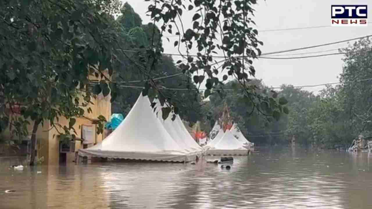 Delhi Relief Camps Submerged As Yamuna River Floods, Arvind Kejriwal ...