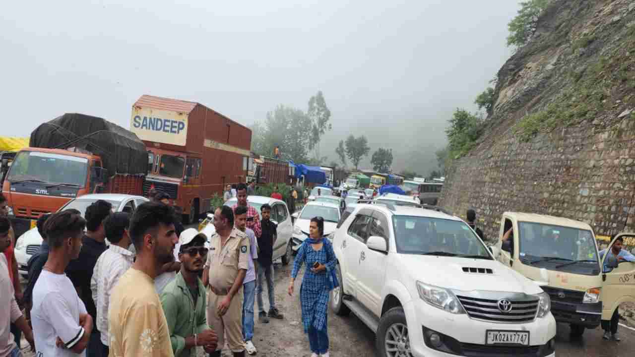 Heavy Rain In Himachal:  चंडीगढ़- शिमला NH-5 पर वाहनों की आवाजाही फिर से हुई शुरू