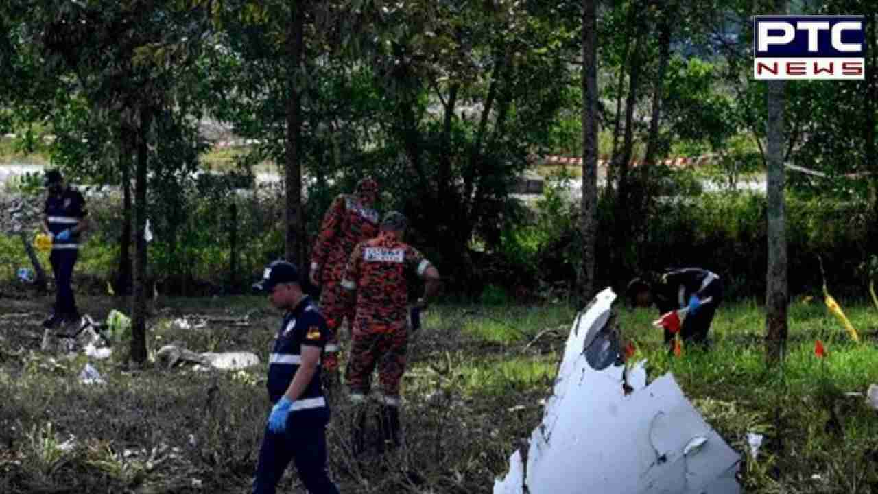 Malaysia: 10 killed as light plane crashes into street