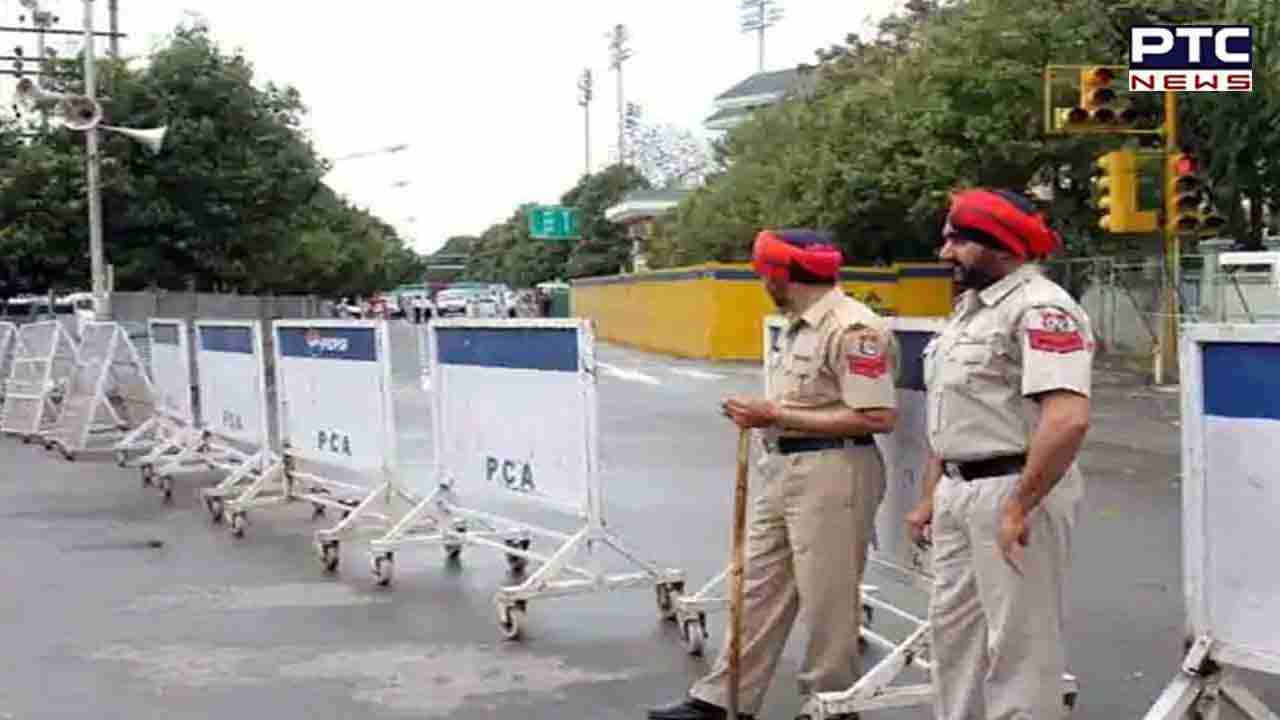 Punjab farmer protest: किसानों को चंडीगढ़ में घुसने से रोकने के लिए मोहाली में भारी पुलिस तैनात, कई हिरासत में