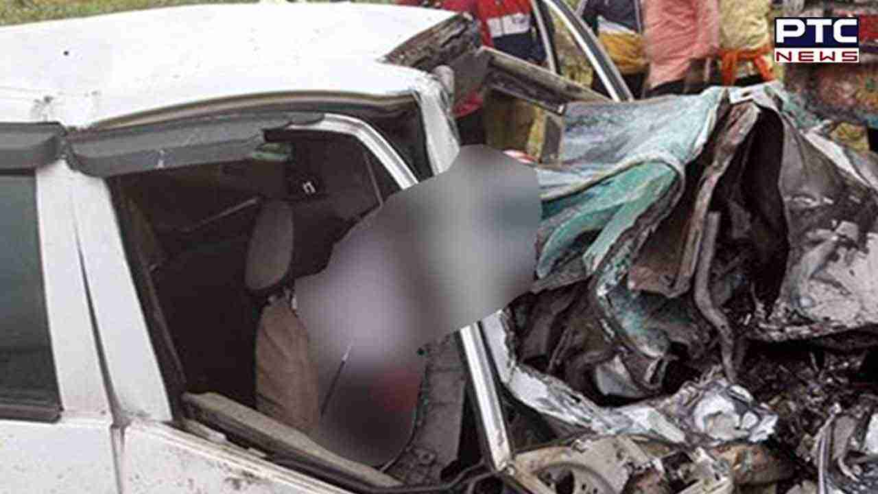 कर्नाटक सड़क दुर्घटना: खड़ी लॉरी से टकराई तेज रफ्तार कार, 4 की मौत, 3 गंभीर रूप से घायल