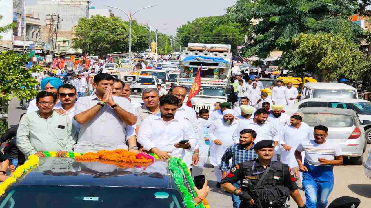 राजस्थान में JJP का मेगा रोड शो, नोहर विधानसभा के फेफेना गांव से जनसंकल्प यात्रा का हुआ आगाज