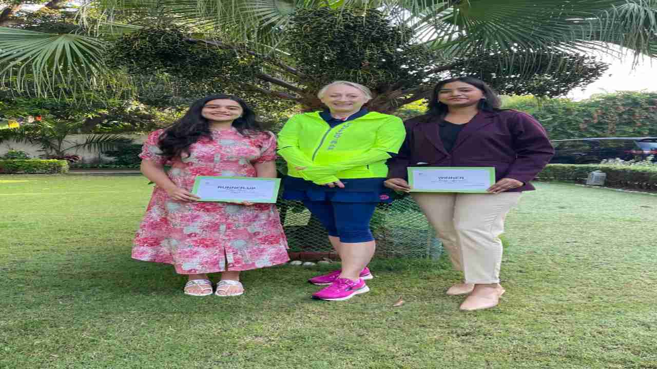 यूके की 'एक दिन के लिए उप उच्चायुक्त' प्रतियोगिता की विजेता बनी गुरुग्राम की छात्रा काव्या अग्रवाल