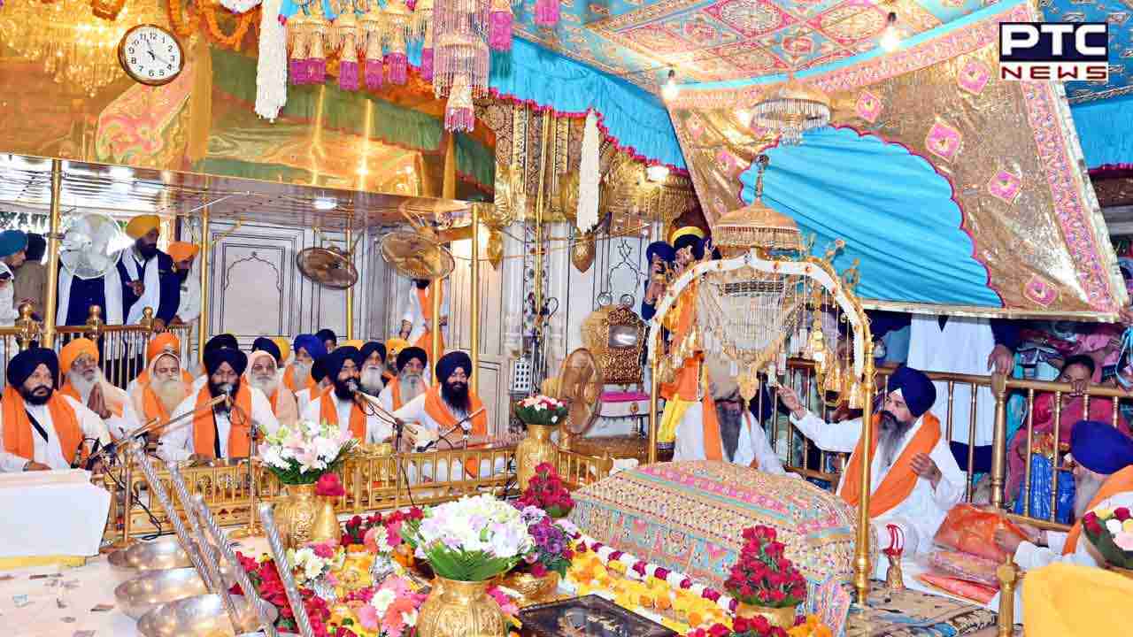 ਚੌਥੇ ਪਾਤਸ਼ਾਹ ਜੀ ਦੇ ਪ੍ਰਕਾਸ਼ ਪੁਰਬ ਮੌਕੇ ਸੱਚਖੰਡ ਸ੍ਰੀ ਹਰਿਮੰਦਰ ਸਾਹਿਬ ਵਿਖੇ ਲੱਖਾਂ ਸੰਗਤਾਂ ਹੋਈਆਂ ਨਤਮਸਤਕ