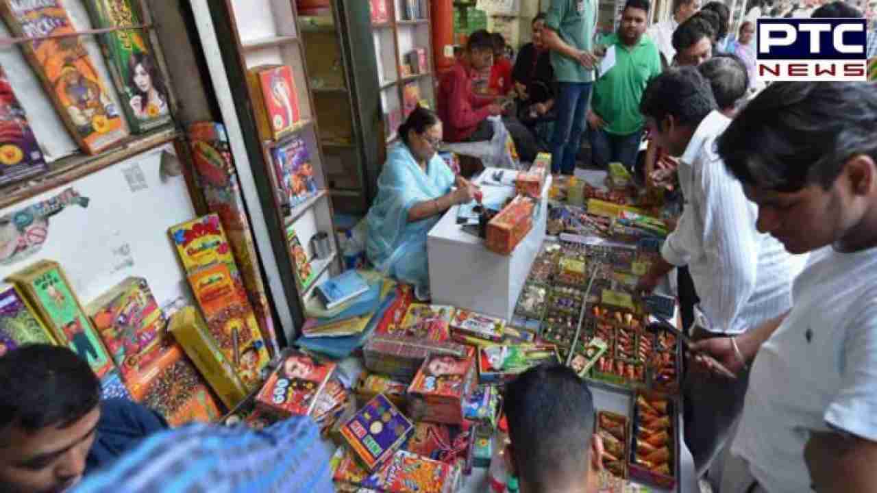 Delhi: Over 1,000 kg banned firecrackers seized amid festive season