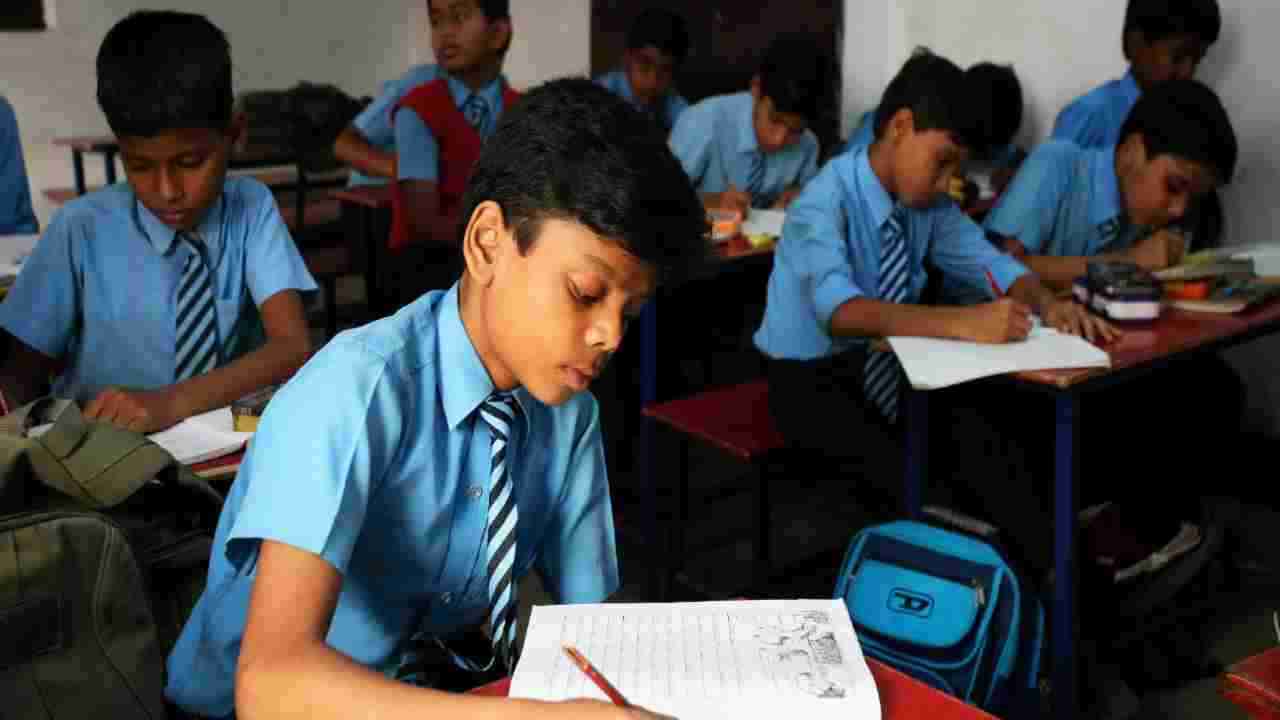 कक्षा 12वीं की किताबों में बदला देश का नाम, 'इंडिया' की जगह होगा 'भारत', NCERT पैनल ने दी मंजूरी