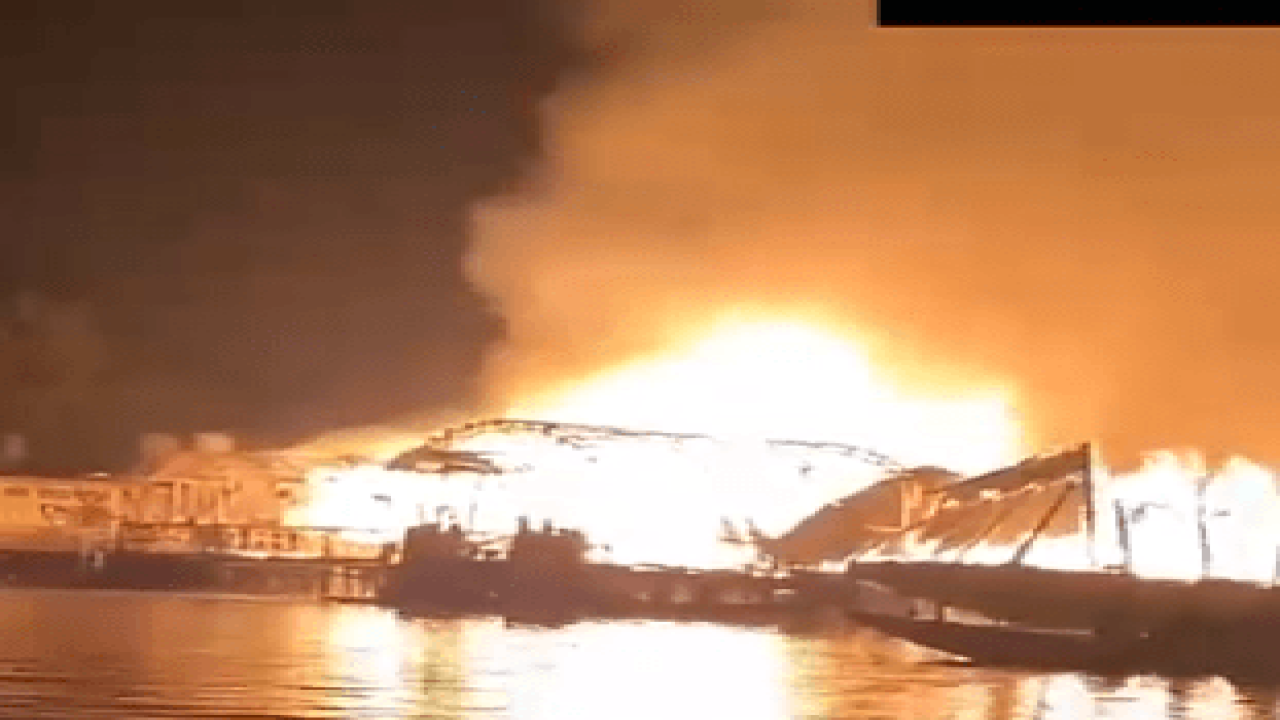 Fire In Shrinagar Dal Lake: ਸ਼੍ਰੀਨਗਰ 'ਚ ਅੱਗ ਦਾ ਕਹਿਰ, ਡਲ ਝੀਲ ਦੇ ਕੰਢੇ ਹਾਊਸਬੋਟ 'ਚ ਭੜਕੀ ਚੰਗਿਆੜੀ!, ਕਰੋੜਾਂ ਰੁਪਏ ਦਾ ਹੋਇਆ ਨੁਕਸਾਨ
