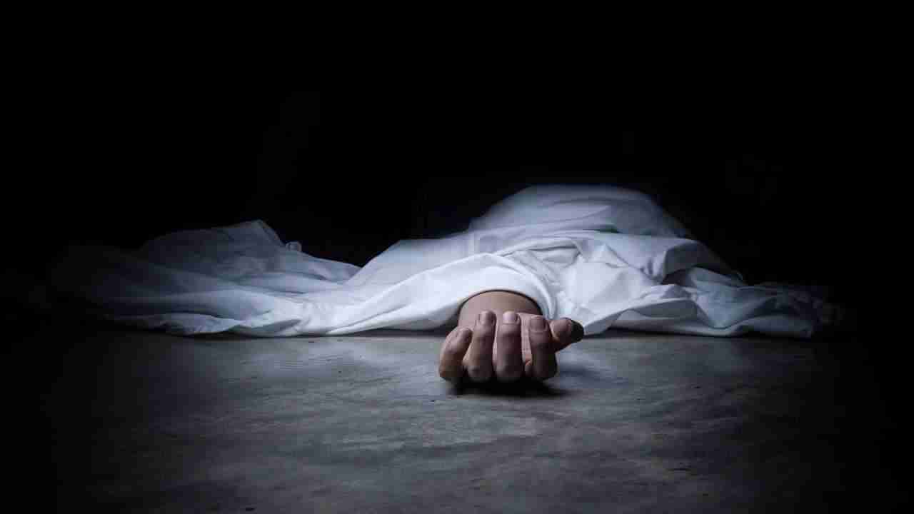 Punjab News: माता-पिता के साथ शोरूम गई थी बच्ची, खेलते हुए गिरा शीशे का दरवाजा, दर्दनाक मौत