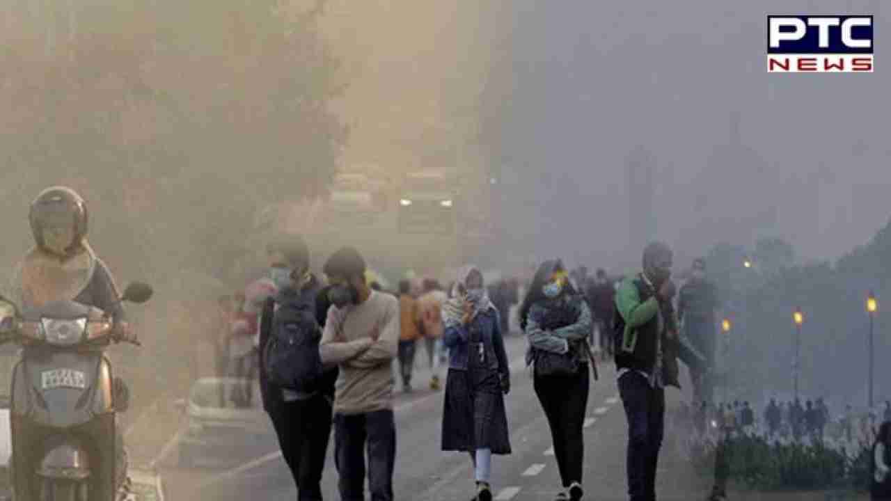 Delhi wakes up to thick layer of fog; overall AQI slips to 'very poor' category