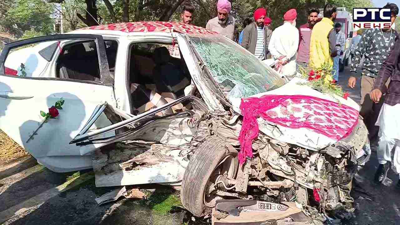 ਮਾਨਸਾ 'ਚ ਲਾੜਾ-ਲਾੜੀ ਨਾਲ ਵਾਪਰਿਆ ਭਿਆਨਕ ਸੜਕ ਹਾਦਸਾ, ਫੁੱਲਾਂ ਨਾਲ ਸਜੀ ਕਾਰ ਹੋਈ ਹਾਦਸਾਗ੍ਰਸਤ