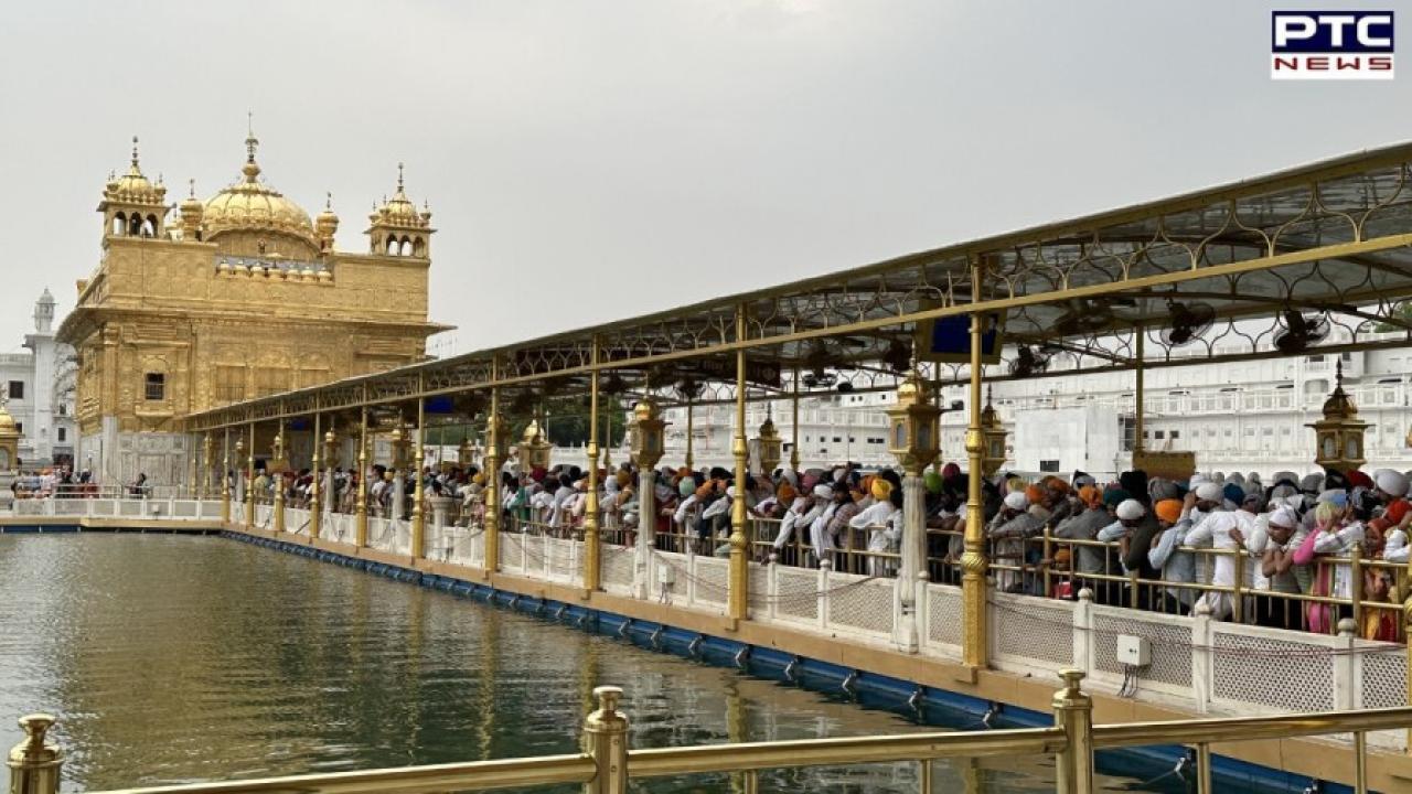 ਖਾਲਸਾ ਸਾਜਣਾ ਦਿਵਸ ਮੌਕੇ ਸੱਚਖੰਡ ਸ੍ਰੀ ਹਰਿਮੰਦਰ ਸਾਹਿਬ ਵਿਖੇ ਵੱਡੀ ਗਿਣਤੀ ਸੰਗਤ ਹੋਈ ਨਤਮਸਤਕ