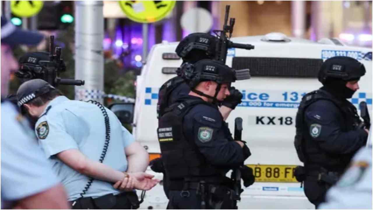 Sydney Mass Stabbing: सिडनी में मॉल पर आतंकी हमला, चाकूबाजी में 5 लोगों की मौत, कई घायल