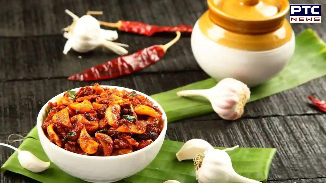 Garlic Pickle Benefits: ਸਿਹਤ ਲਈ ਗੁਣਾਂ ਦਾ ਖਜ਼ਾਨਾ ਹੈ ਲਸਣ, ਘਰ 'ਚ ਬਣਾਓ ਸਵਾਦਿਸ਼ਟ ਆਚਾਰ, ਜਾਣੋ ਵਿਧੀ