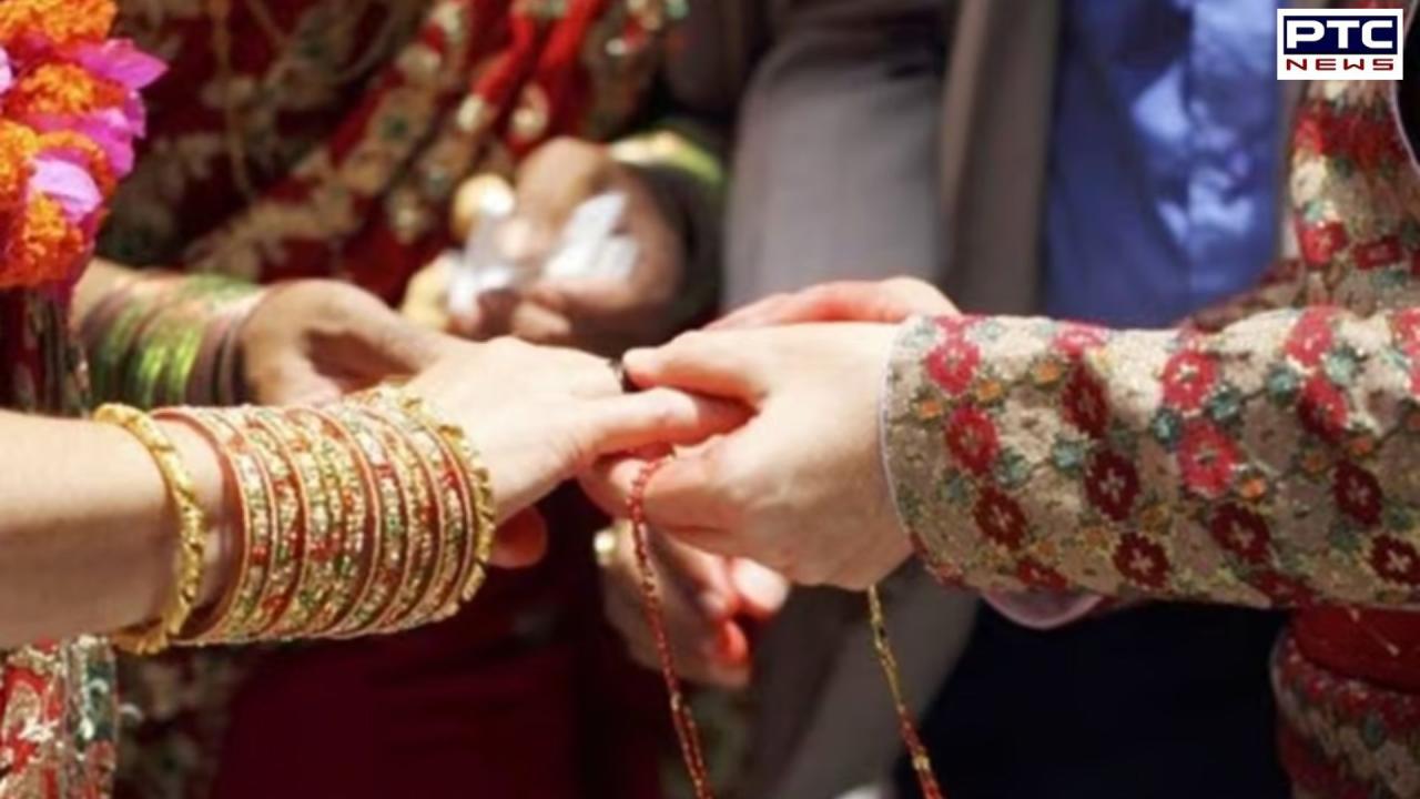 Parents of 16 kids elope just days before their children's wedding in UP