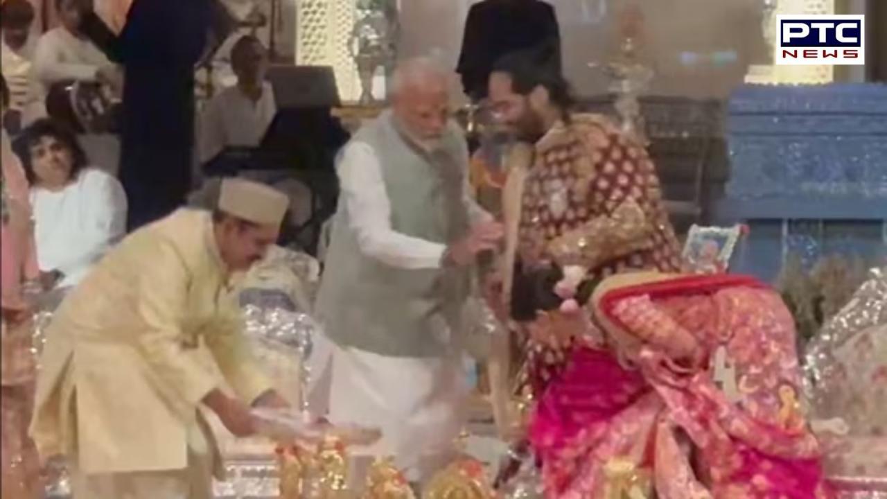 Newlyweds Anant Ambani and Radhika Merchant touch PM Modi's feet to seek his blessings at Shubh Aashirwad ceremony