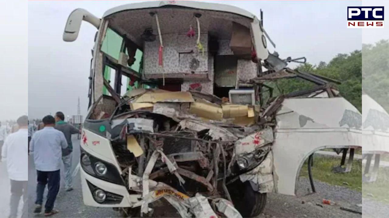 School Van Accident : ਲੇਹ 'ਚ 200 ਮੀਟਰ ਖੱਡ 'ਚ ਸਵਾਰੀਆਂ ਨਾਲ ਭਰੀ ਸਕੂਲ ਬੱਸ, 6 ਲੋਕਾਂ ਦੀ ਮੌਤ