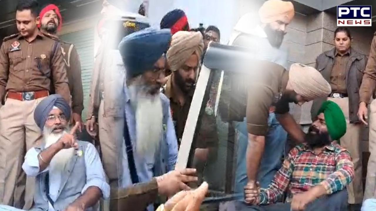 Farmer Clash With Police : ਕਿਸਾਨ ਆਗੂ ਡੱਲੇਵਾਲ ਨੂੰ ਲੈ ਕੇ ਕਿਸਾਨਾਂ ਤੇ ਪੁਲਿਸ ਵਿਚਾਲੇ ਹੋਇਆ ਹੰਗਾਮਾ, ਬਹਿਸ ਮਗਰੋਂ ਪੁਲਿਸ ਹਿਰਾਸਤ ’ਚ ਕਿਸਾਨ