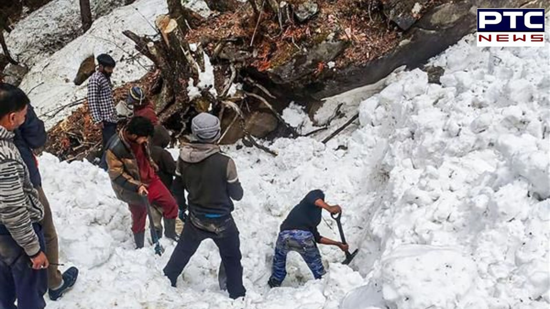 Snow and rainfall prompt closure of 168 roads across Himachal Pradesh