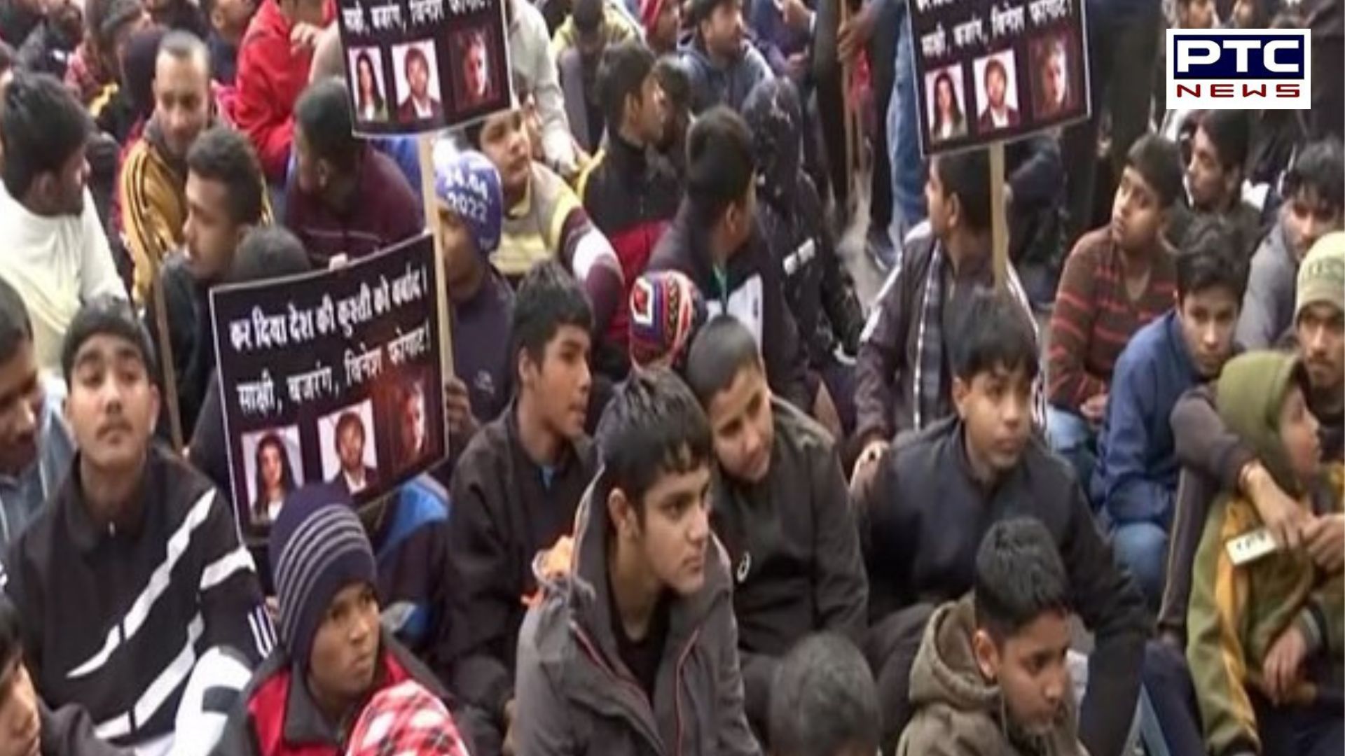 Young wrestlers accuse Sakshi, Vinesh Phogat of ruining wrestling