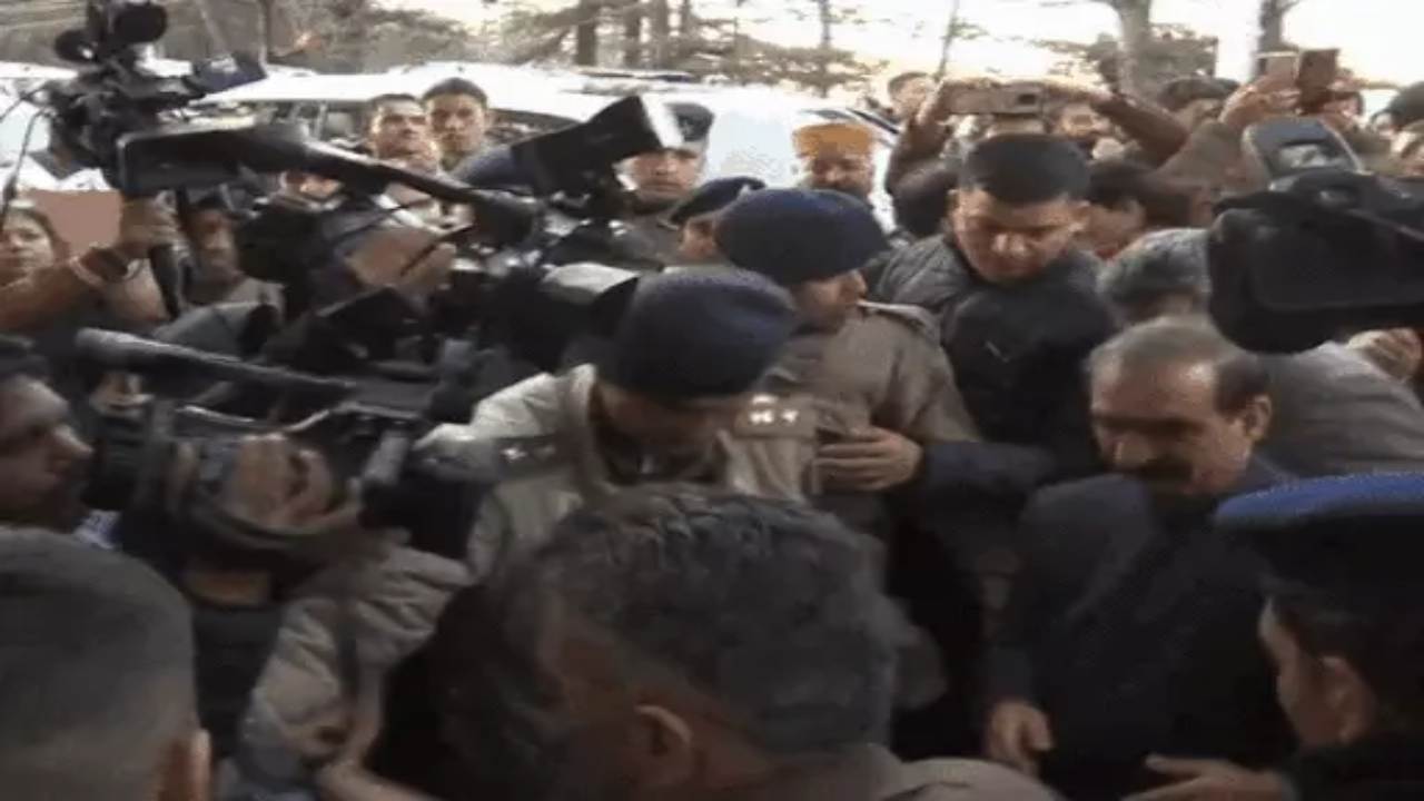 Himachal: CM सुक्खू ने शिमला में सभी कांग्रेस विधायकों की बुलाई 'ब्रेकफास्ट मीटिंग', ऑब्जर्वर आज हाईकमान को देंगे रिपोर्ट