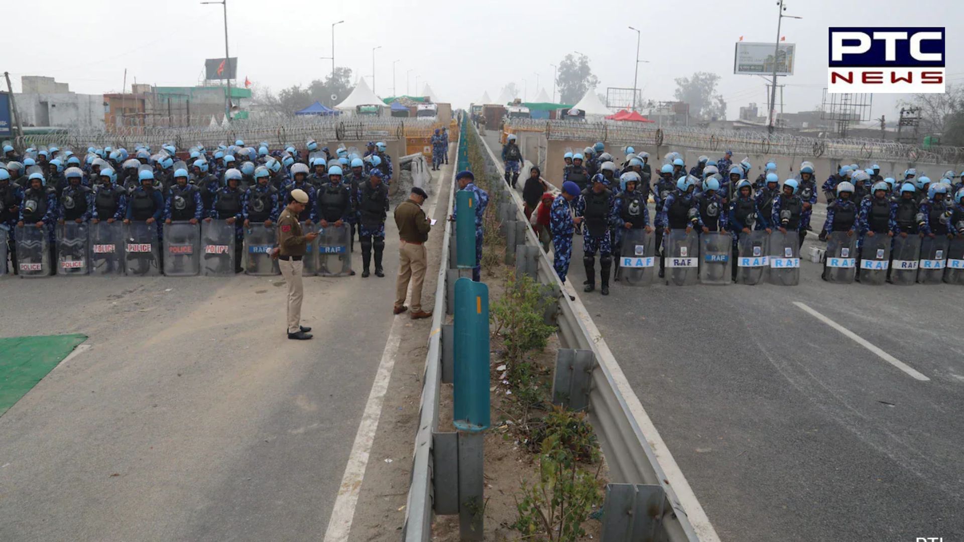 Farmers protest: Human chains and barbed wire line Delhi's border areas